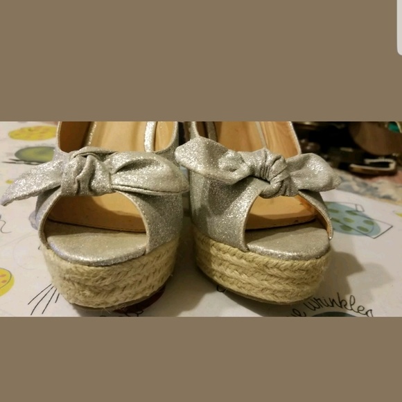 Shoes - Picture 5 of 8